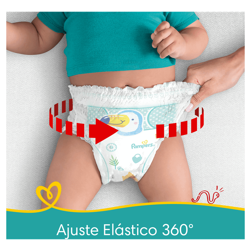 Bebê usando fralda Pampers Pants com ajuste elástico 360°, mostrando a cintura flexível sendo esticada por um adulto. A imagem destaca conforto, mobilidade e encaixe seguro ao redor da barriga.